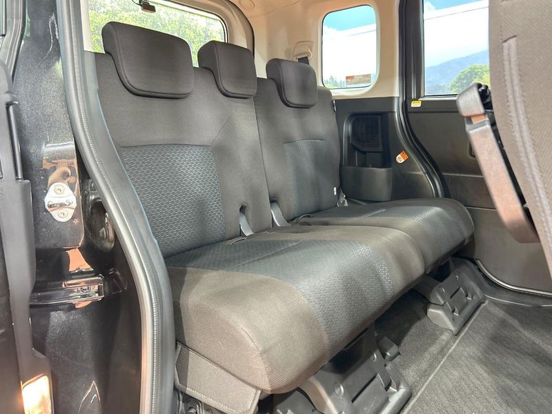 2020 Toyota Roomy 5BA-M900A (UW-6aa7665e0da5f)[25]