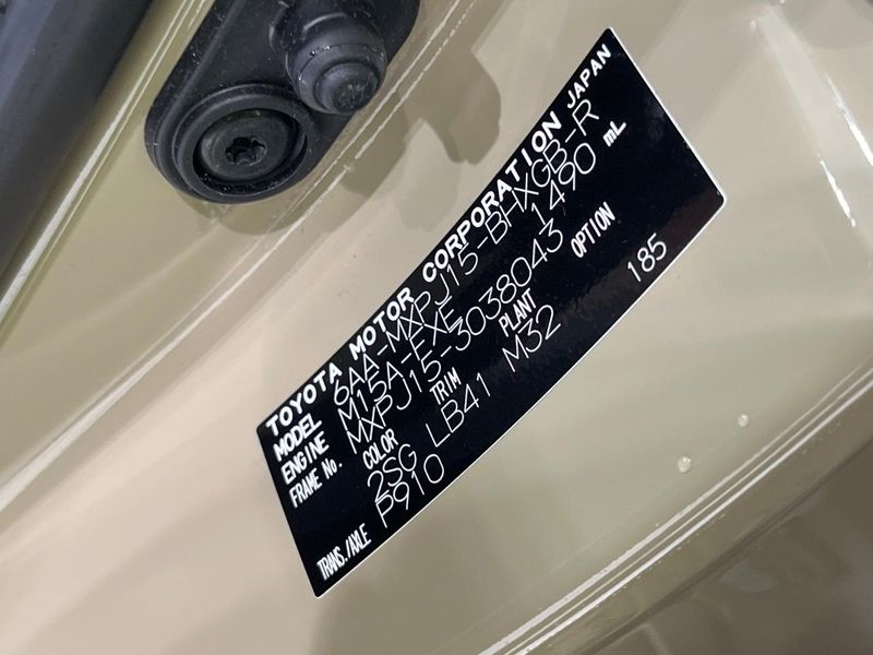 2024 Toyota Yaris Cross 6AA-MXPJ15 (UW-6aa76702a7782)[1]