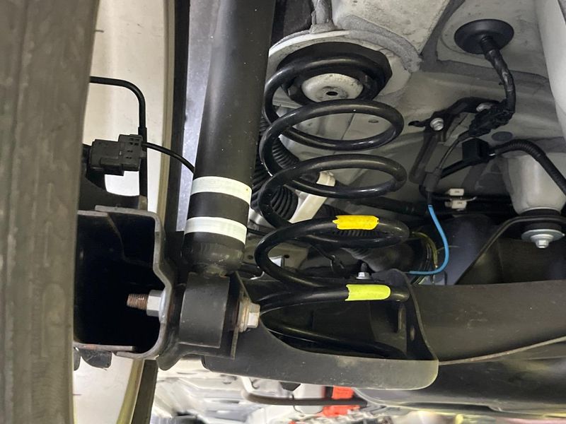 2022 Toyota Aqua 6AA-MXPK11 (UW-6aa767053340e)[25]