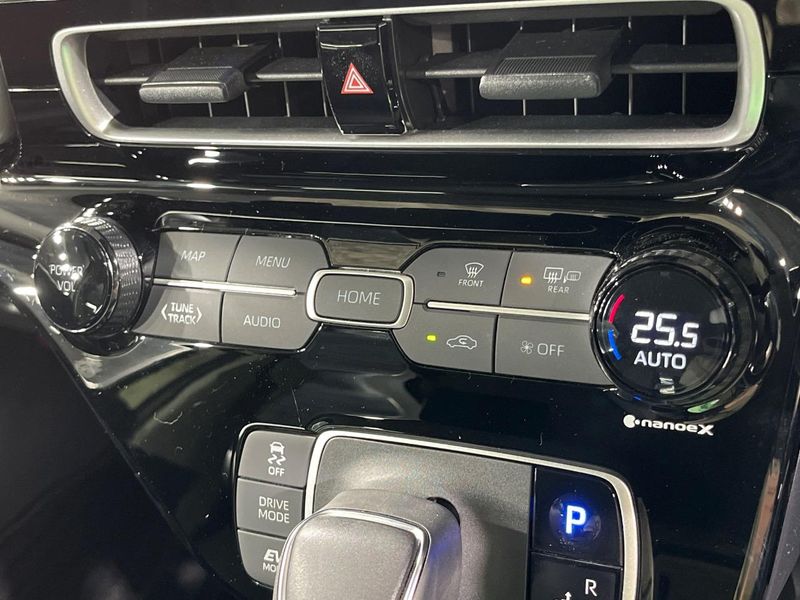 2023 Toyota Aqua 6AA-MXPK11 (UW-6aa7670656205)[15]