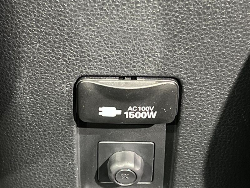 2023 Toyota Aqua 6AA-MXPK11 (UW-6aa7670656205)[27]