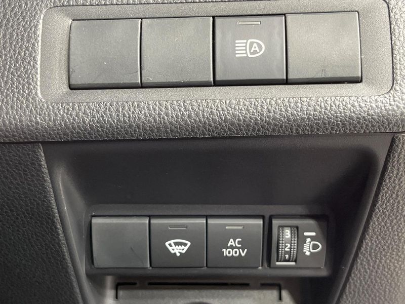 2025 Toyota Aqua 6AA-MXPK16 (UW-6aa7670997a37)[13]