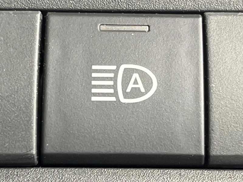 2025 Toyota Aqua 6AA-MXPK16 (UW-6aa7670997a37)[14]