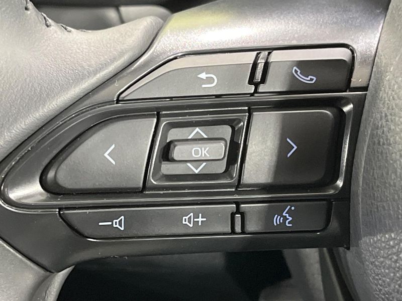 2025 Toyota Aqua 6AA-MXPK16 (UW-6aa7670997a37)[21]