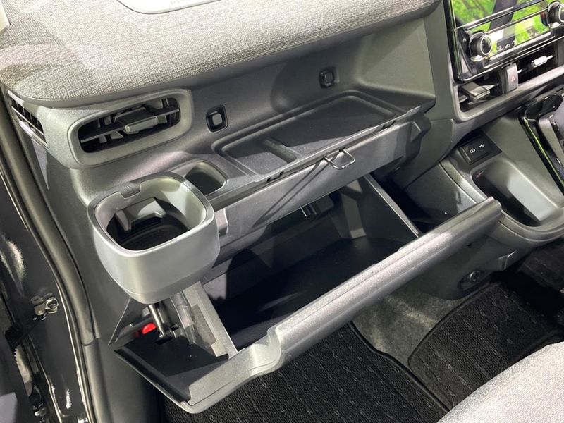 2024 Toyota Sienta 6AA-MXPL10G (UW-6aa7670f66d7e)[4]