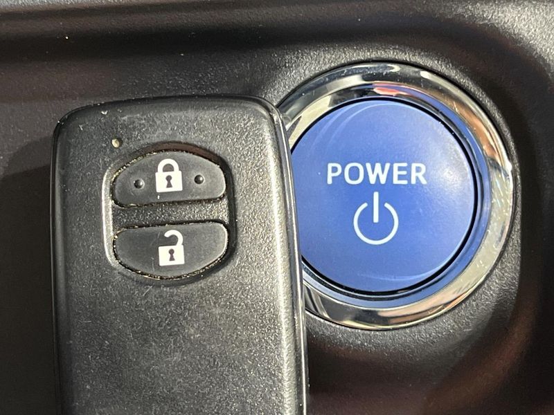 2019 Toyota Aqua DAA-NHP10 (UW-6aa7674421ec9)[4]