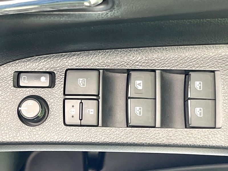 2015 Toyota Sienta DBA-NSP170G (UW-6aa76758b4d5f)[12]