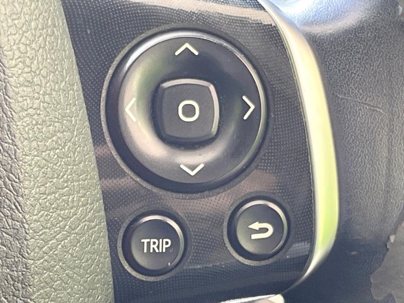 2015 Toyota Sienta DBA-NSP170G (UW-6aa76758b4d5f)[17]