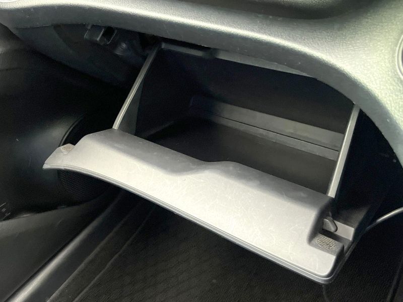 2015 Toyota Sienta DBA-NSP170G (UW-6aa76758b4d5f)[23]