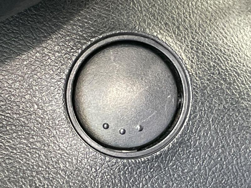 2016 Toyota Sienta DBA-NSP170G (UW-6aa7675a342fd)[28]