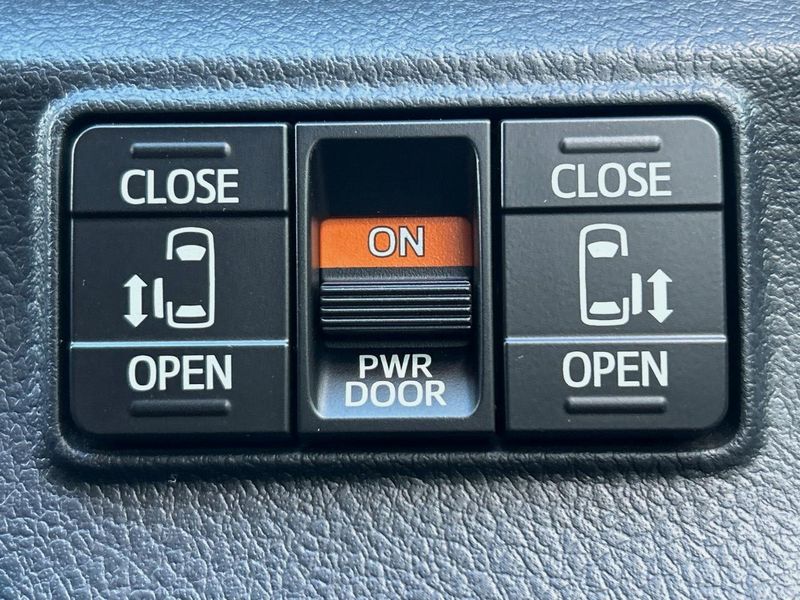 2018 Toyota Sienta DBA-NSP170G (UW-6aa7675d559e4)[26]