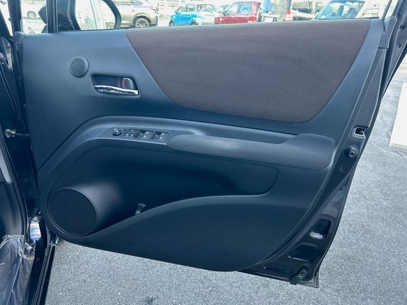 2018 Toyota Sienta DBA-NSP170G (UW-6aa7675d559e4)[18]