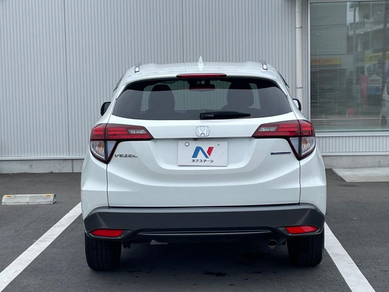 2018 Honda Vezel DAA-RU3 (UW-6aa76780b5316)[18]