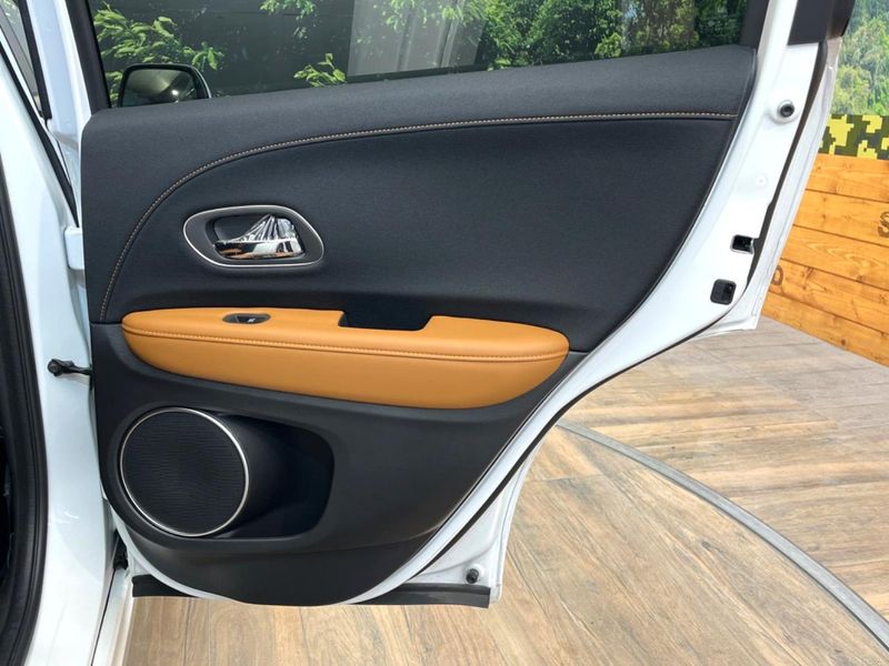 2019 Honda Vezel DAA-RU3 (UW-6aa76782b6475)[18]
