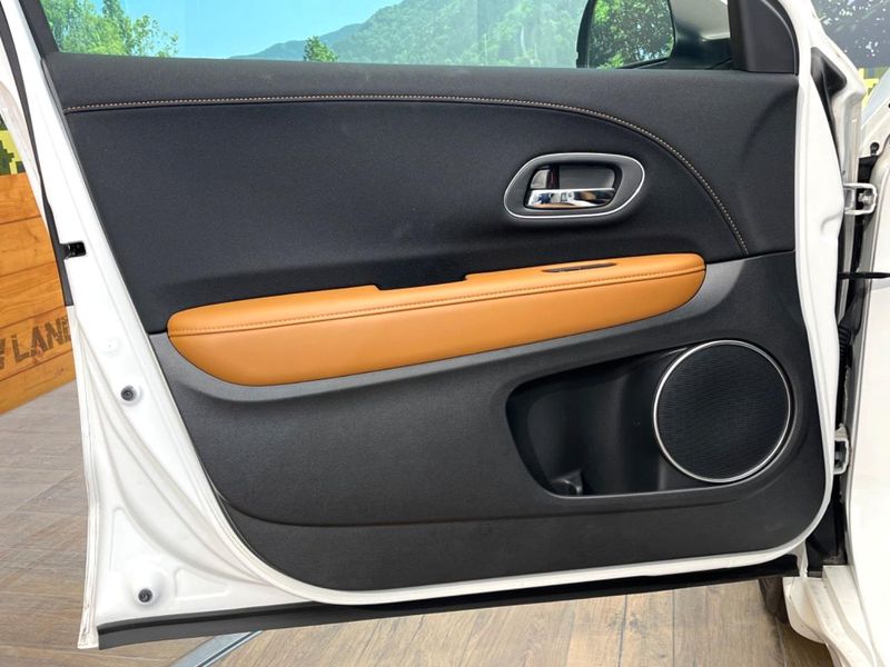 2019 Honda Vezel DAA-RU3 (UW-6aa76782b6475)[15]