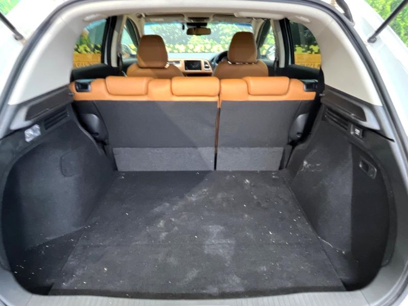 2019 Honda Vezel DAA-RU3 (UW-6aa76782b6475)[20]