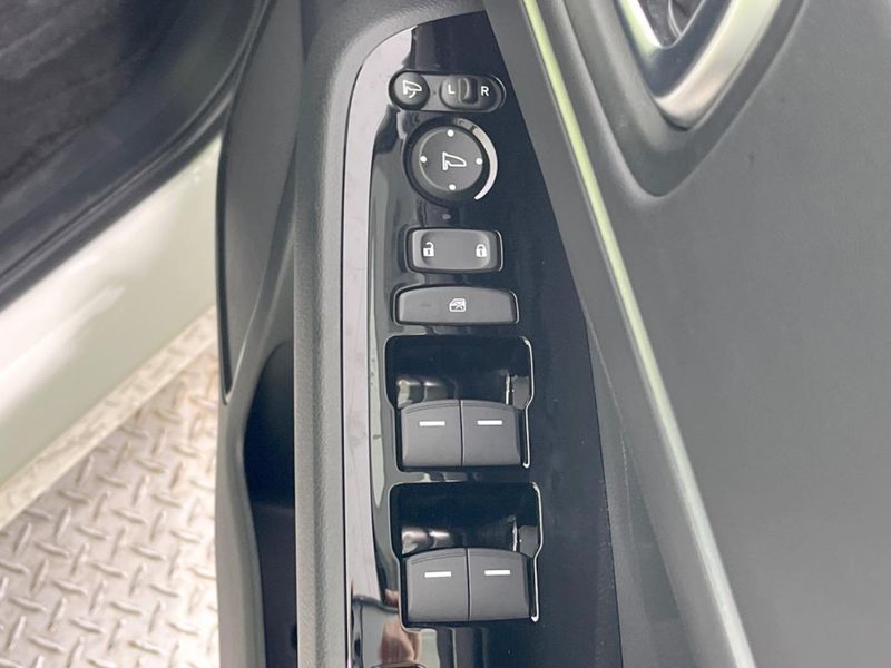 2022 Honda Vezel 6AA-RV5 (UW-6aa767888f039)[22]
