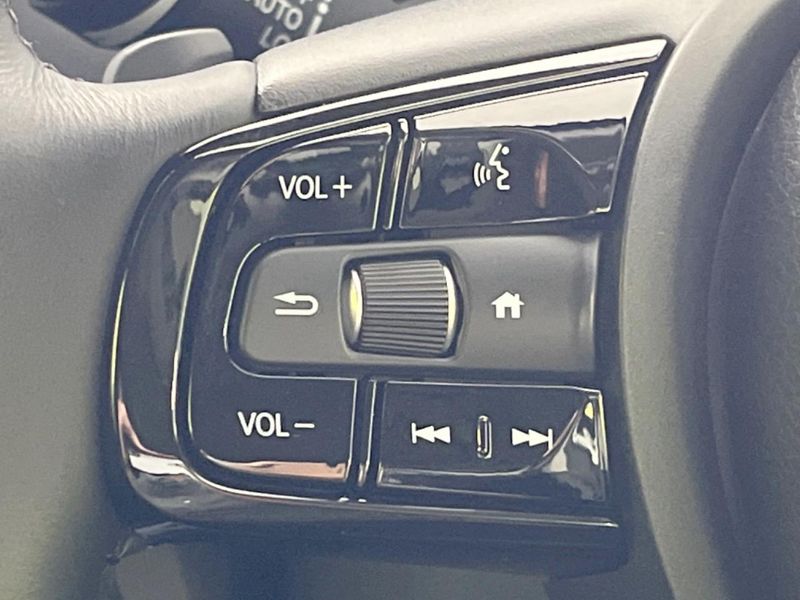 2022 Honda Vezel 6AA-RV5 (UW-6aa767888f039)[27]