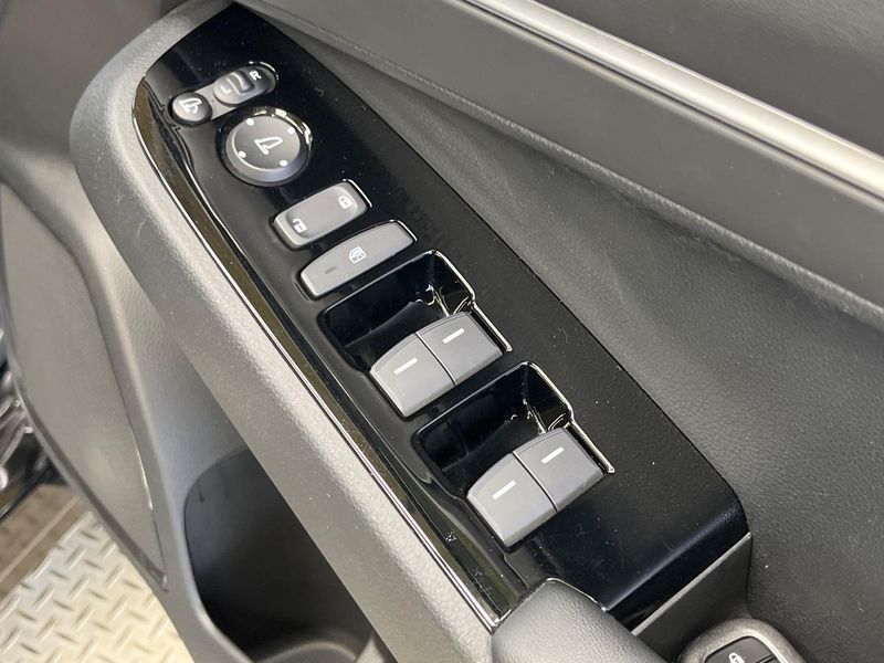 2022 Honda Vezel 6AA-RV5 (UW-6aa767894fee9)[16]