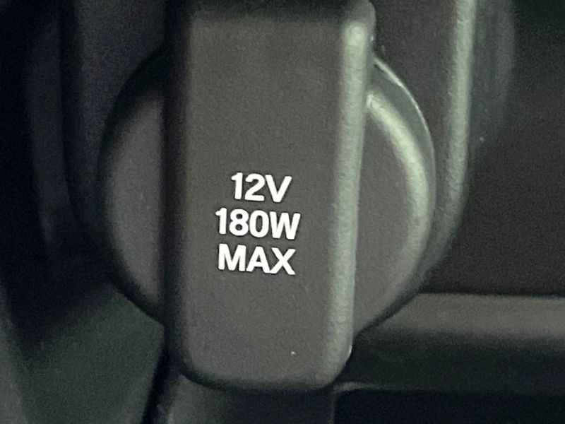 2022 Honda Vezel 6AA-RV5 (UW-6aa7678a4ed81)[27]