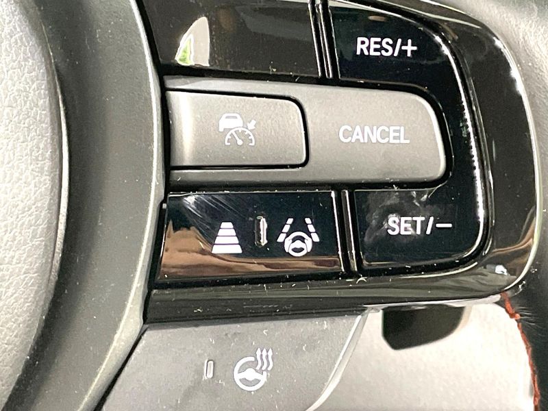 2022 Honda Vezel 6AA-RV5 (UW-6aa7678a4ed81)[18]