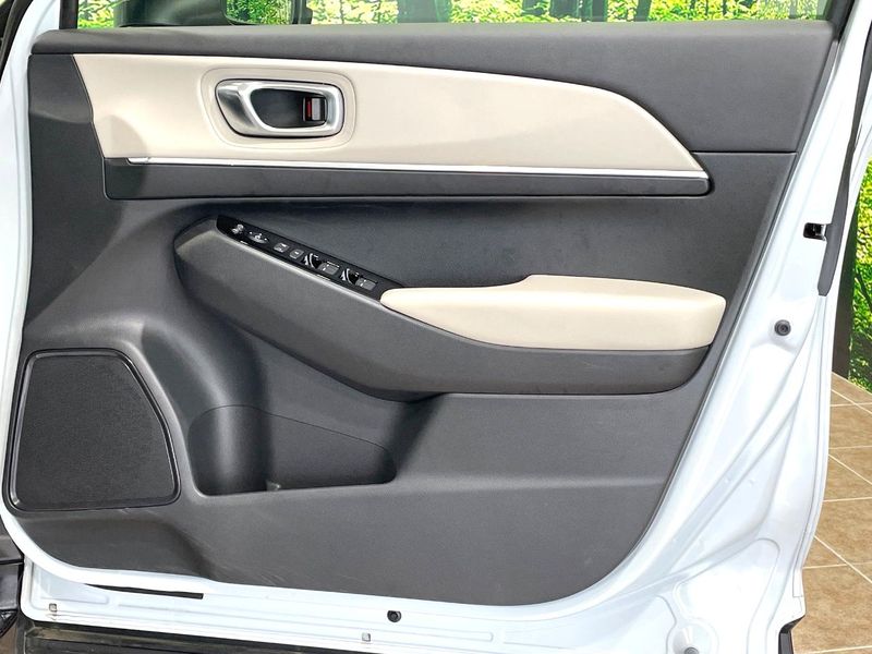2022 Honda Vezel 6AA-RV5 (UW-6aa7678a4ed81)[9]