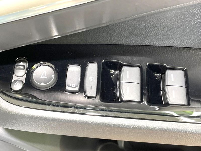 2022 Honda Vezel 6AA-RV5 (UW-6aa7678a4ed81)[10]