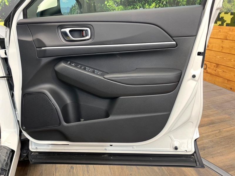 2025 Honda Vezel 6AA-RV5 (UW-6aa7679130eb7)[19]