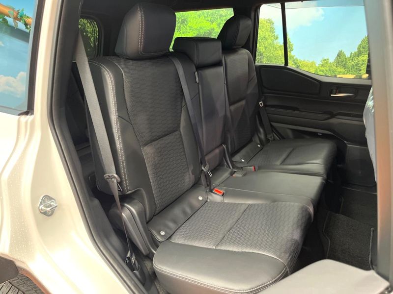 2024 Toyota Land Cruiser 250 3BA-TRJ250W (UW-6aa767c71d754)[9]