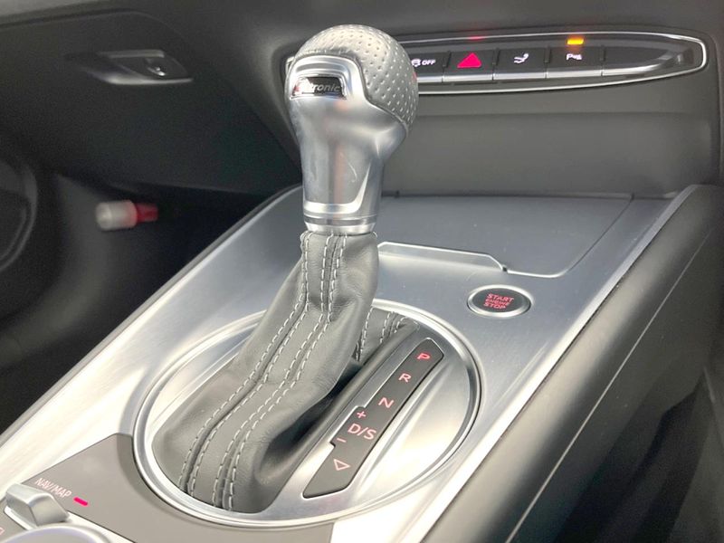 2017 Audi TT Coupe ABA-FVCHHF (UW-6aa767cc28d32)[17]