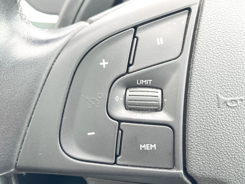 2017 Citroen Grand C4 Picasso LDA-B787AH01 (UW-6aa767d5466d9)[11]