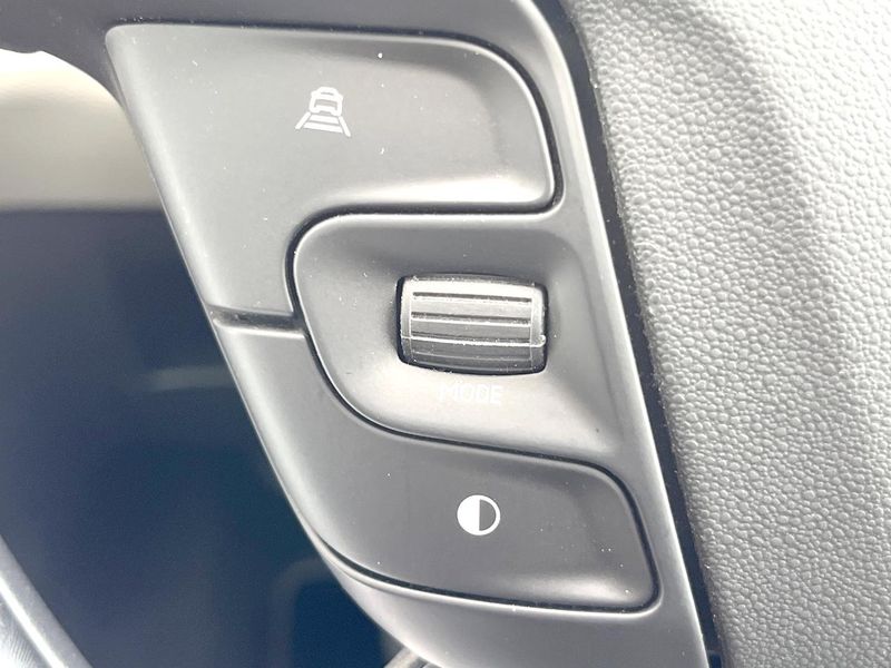 2017 Citroen Grand C4 Picasso LDA-B787AH01 (UW-6aa767d5466d9)[12]