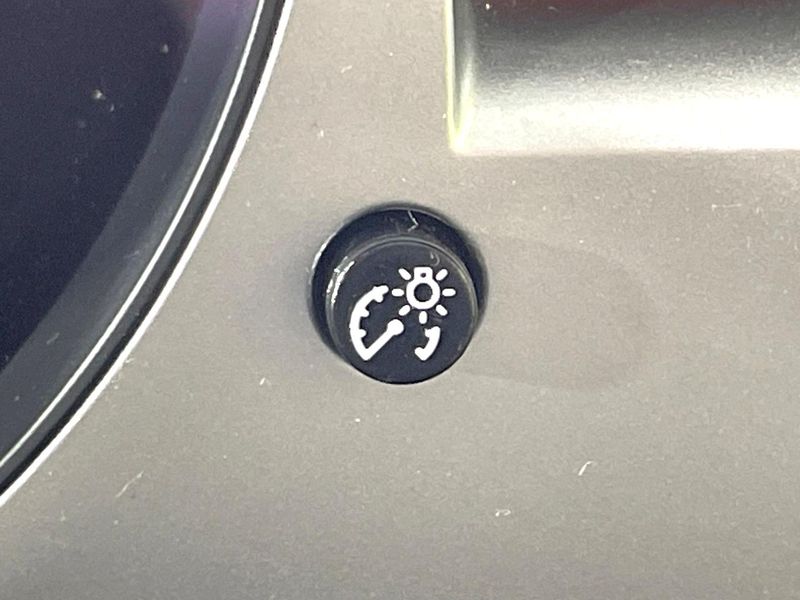2017 Nissan JUKE DBA-YF15 (UW-6aa767fa12d03)[24]