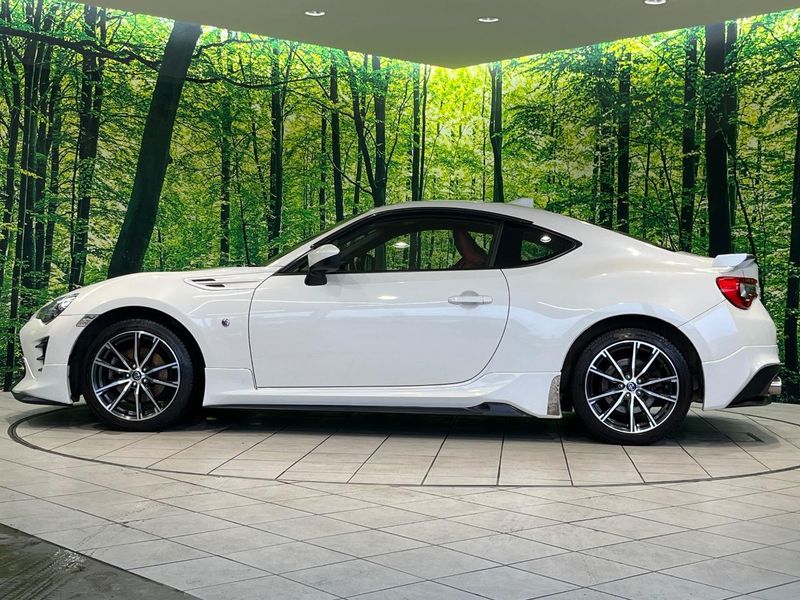 2018 Toyota 86 DBA-ZN6 (UW-6aa768093171d)[16]