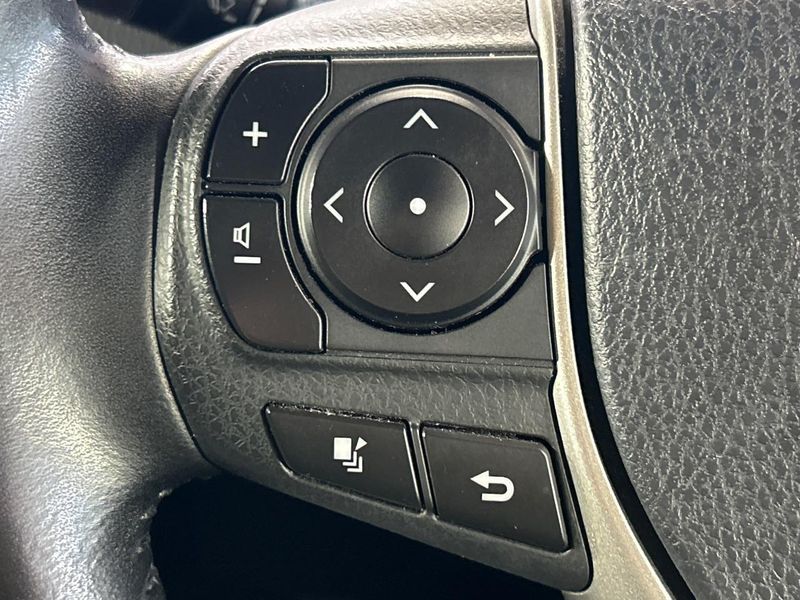 2018 Toyota Voxy DBA-ZRR80W (UW-6aa768158fc28)[28]