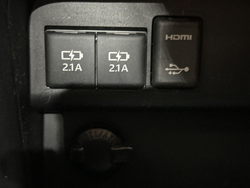 2018 Toyota Voxy DBA-ZRR80W (UW-6aa768158fc28)[27]
