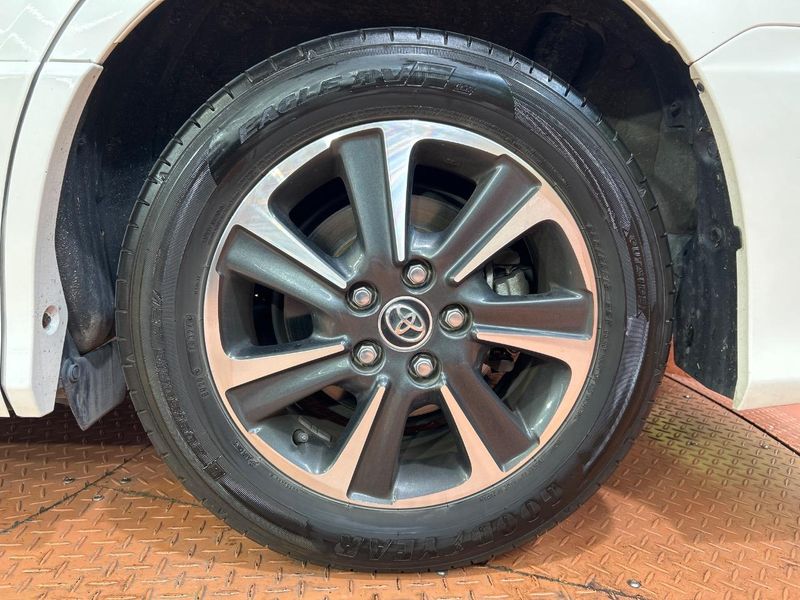 2018 Toyota Voxy DBA-ZRR80W (UW-6aa768158fc28)[4]