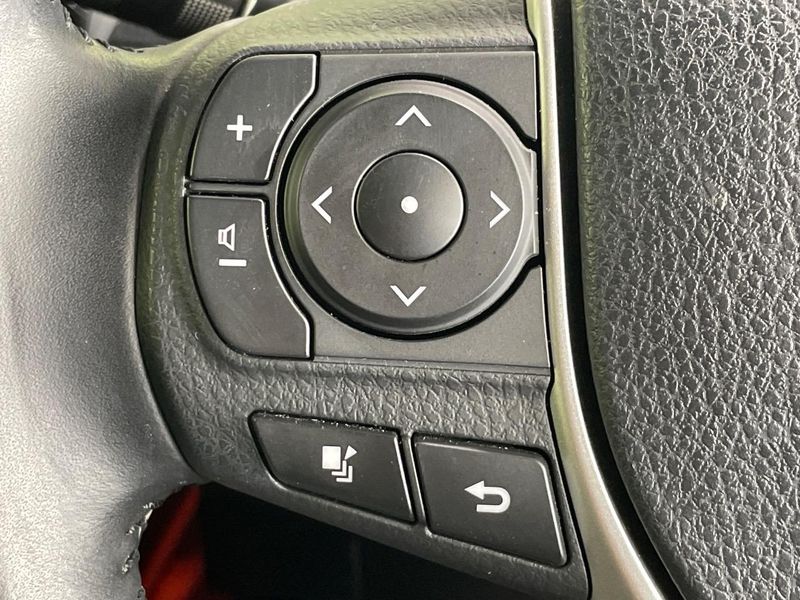 2018 Toyota Voxy DBA-ZRR80W (UW-6aa76816b0046)[18]
