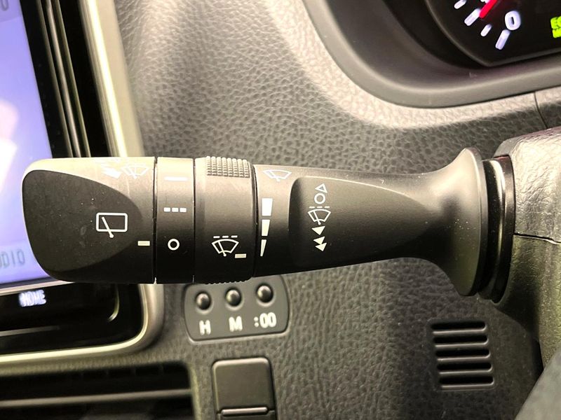 2019 Toyota Voxy DBA-ZRR80W (UW-6aa76818360a4)[16]