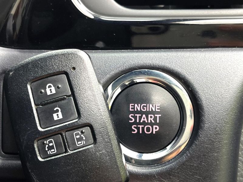 2019 Toyota Voxy DBA-ZRR80W (UW-6aa76818360a4)[9]