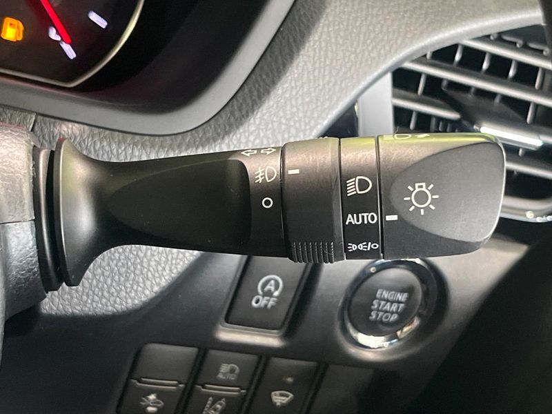 2021 Toyota Voxy 3BA-ZRR85W (UW-6aa7682054102)[19]