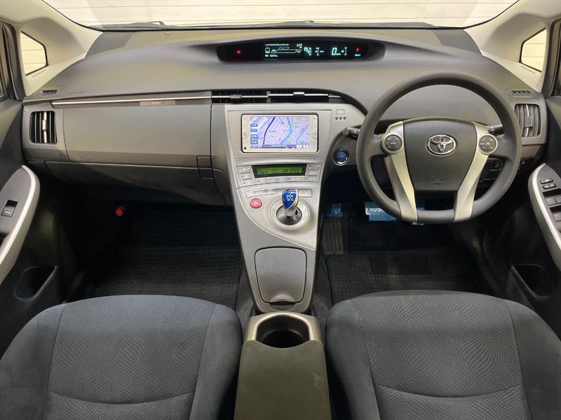 2013 Toyota Prius DAA-ZVW30 (UW-6aa7683508799)[19]