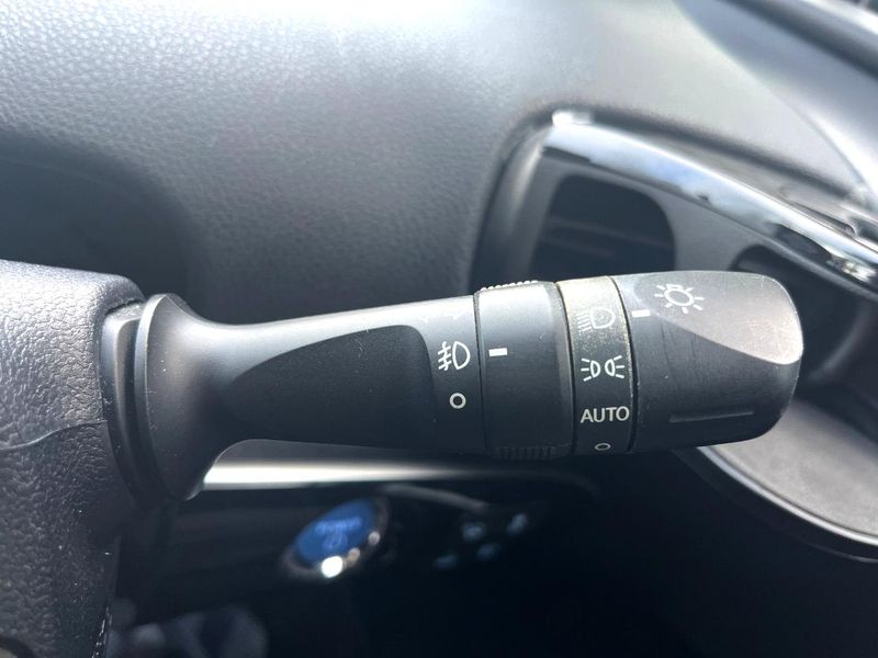2016 Toyota Prius DAA-ZVW51 (UW-6aa7684306e2d)[19]