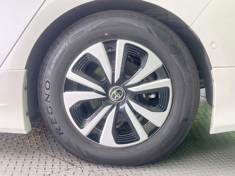 2018 Toyota Prius PHV DLA-ZVW52 (UW-6aa768453109a)[13]