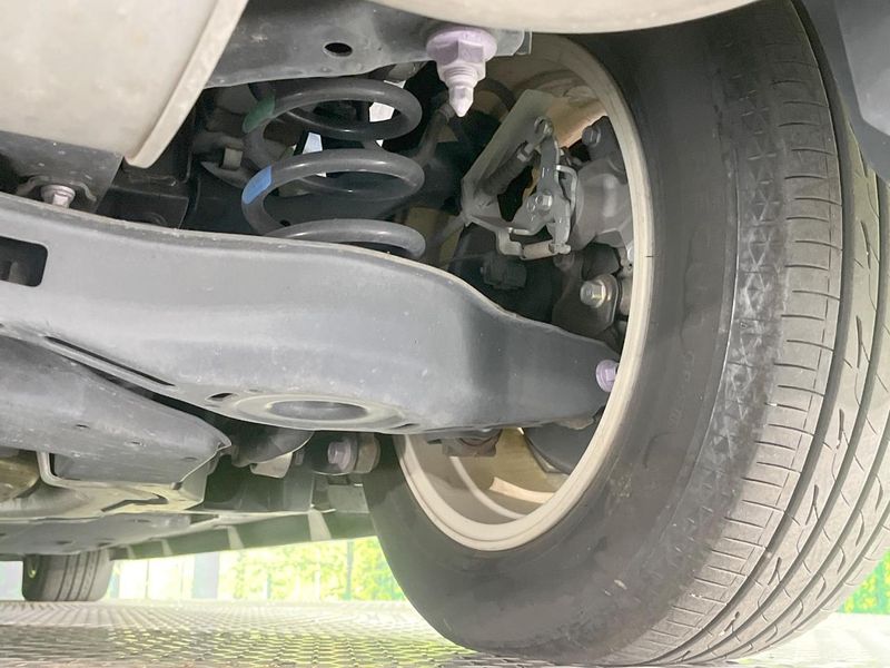 2018 Toyota Prius PHV DLA-ZVW52 (UW-6aa768453109a)[26]