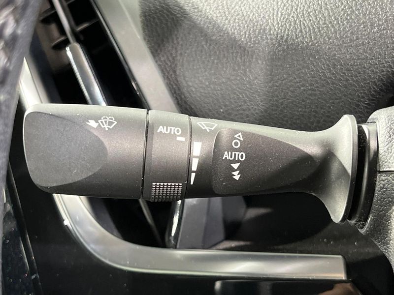 2018 Toyota Prius PHV DLA-ZVW52 (UW-6aa768457b66e)[14]