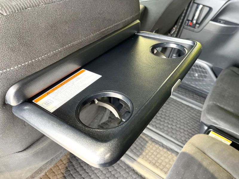 2017 Toyota Noah DAA-ZWR80G (UW-6aa7685271b6d)[11]