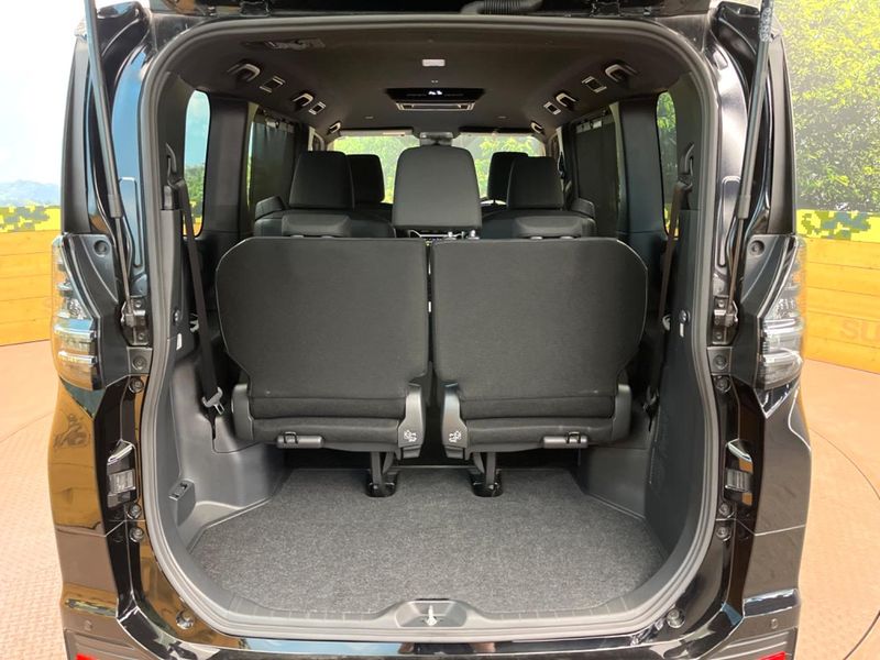 2022 Toyota Voxy 6AA-ZWR90W (UW-6aa76857408f4)[25]