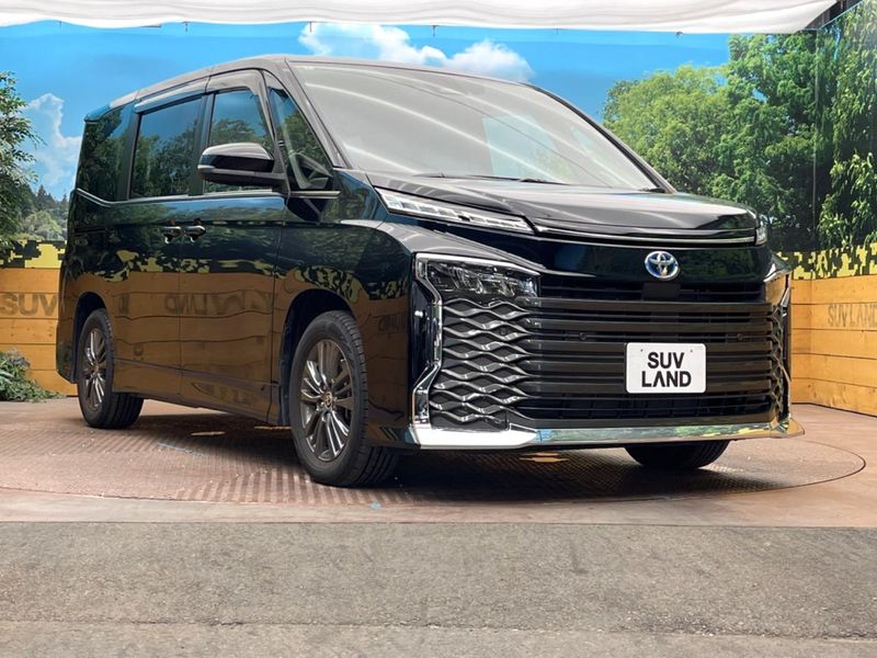 2022 Toyota Voxy 6AA-ZWR90W (UW-6aa76857408f4)[10]