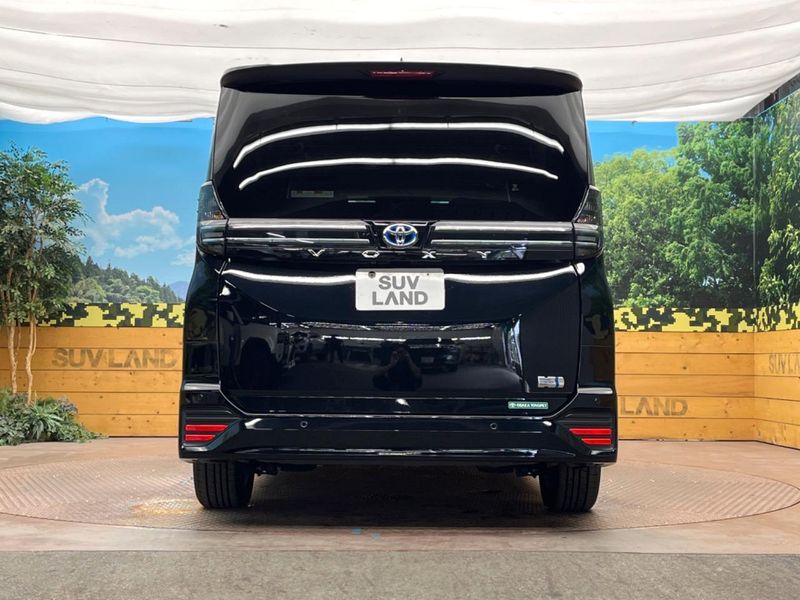 2022 Toyota Voxy 6AA-ZWR90W (UW-6aa76857408f4)[7]